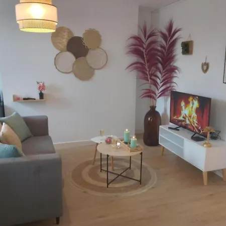 Le Dampierre -apt Centre דירה *